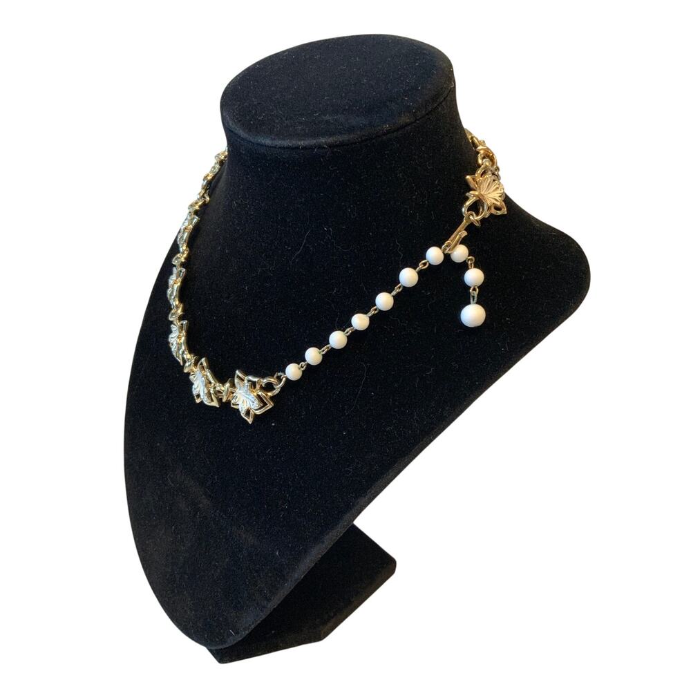 Vintage Coro White Enamel Ivy Leaf Necklace Gold Tone Adjustable 17” Mid Century - Picture 2 of 5